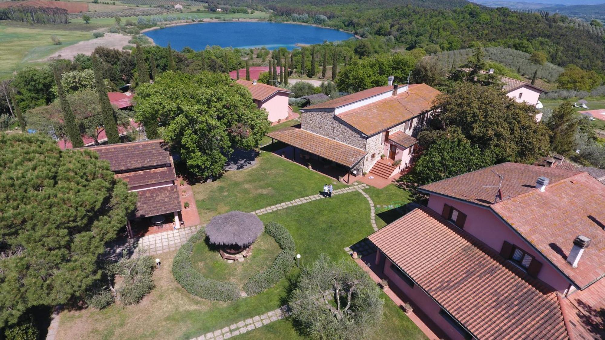 Agriturismo Poggio Corbello La Pesta ภายนอก รูปภาพ