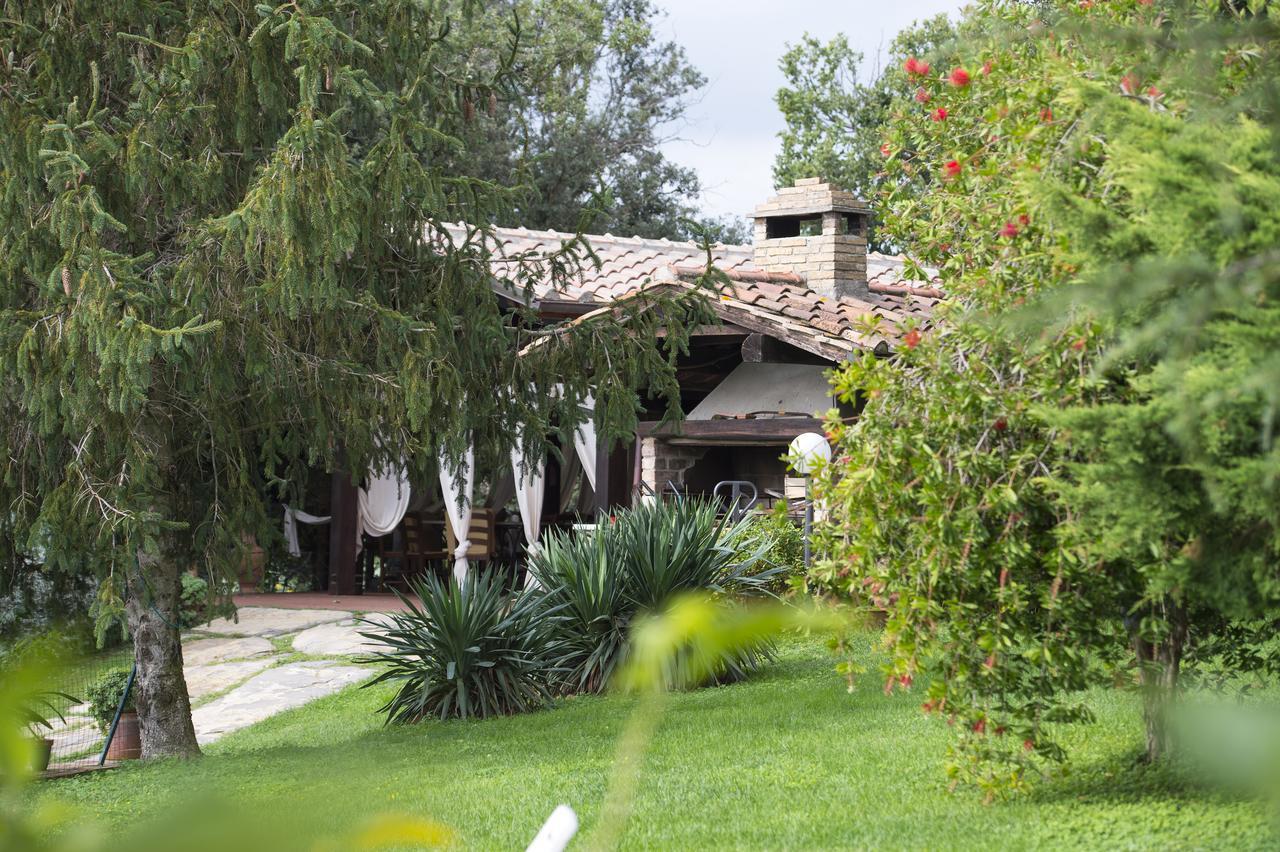 Agriturismo Poggio Corbello La Pesta ภายนอก รูปภาพ