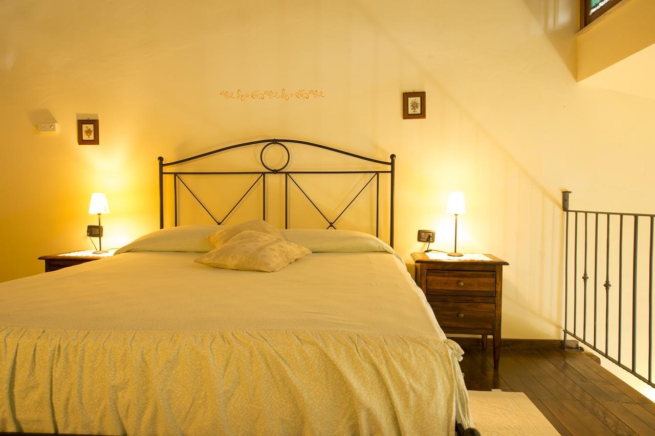 Agriturismo Poggio Corbello La Pesta ภายนอก รูปภาพ